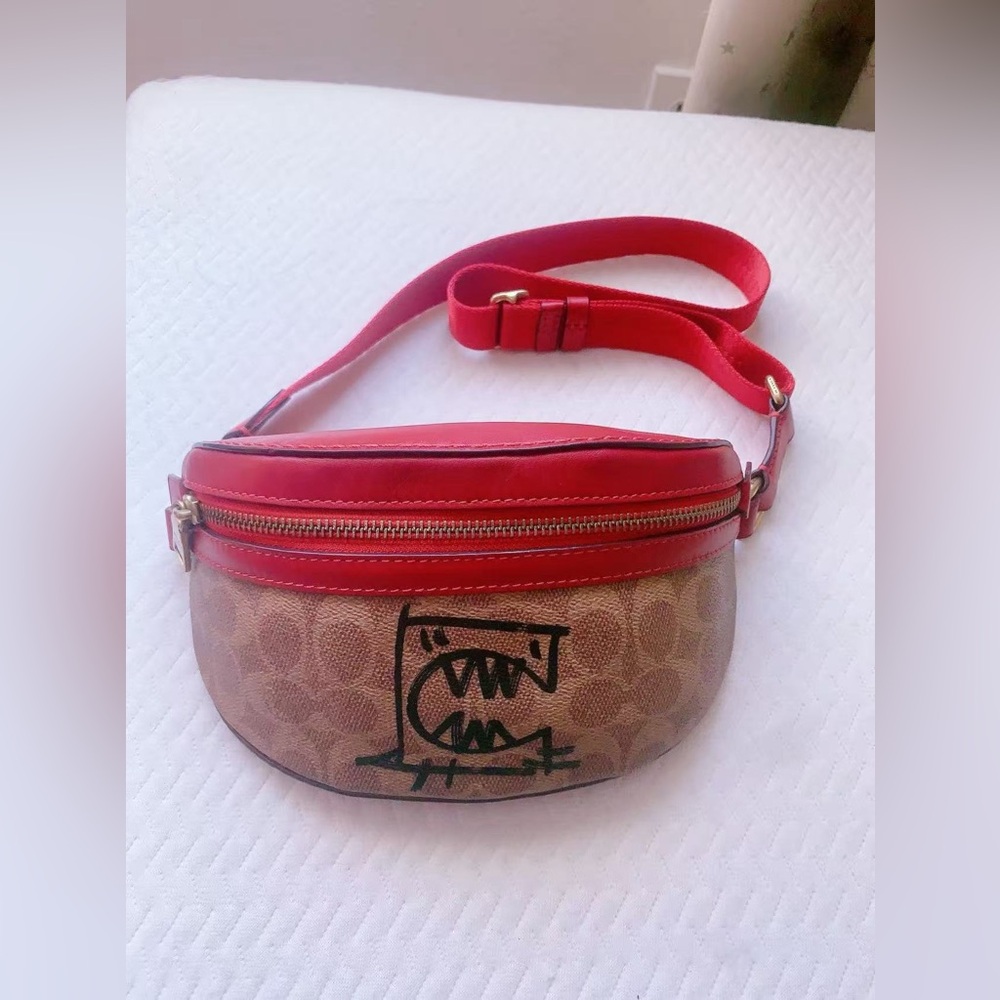 Coach Trendy graffiti designer Signature‎ Monogram Retro fanny style belt bag - Picture 3 of 15